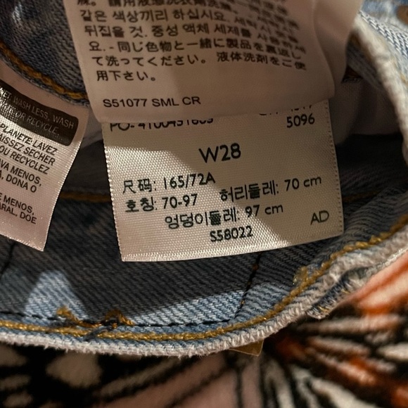 Levi’s mid/high rise shorts - Picture 3 of 3